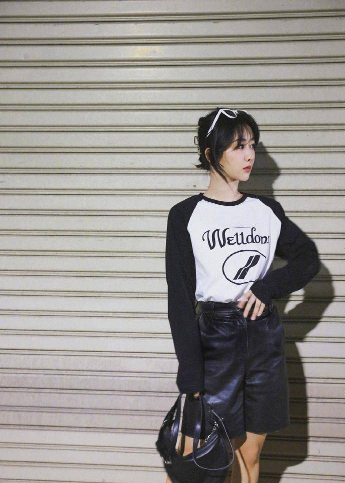 杨紫晒自拍,戴墨镜无人爱_网友_风格_时候