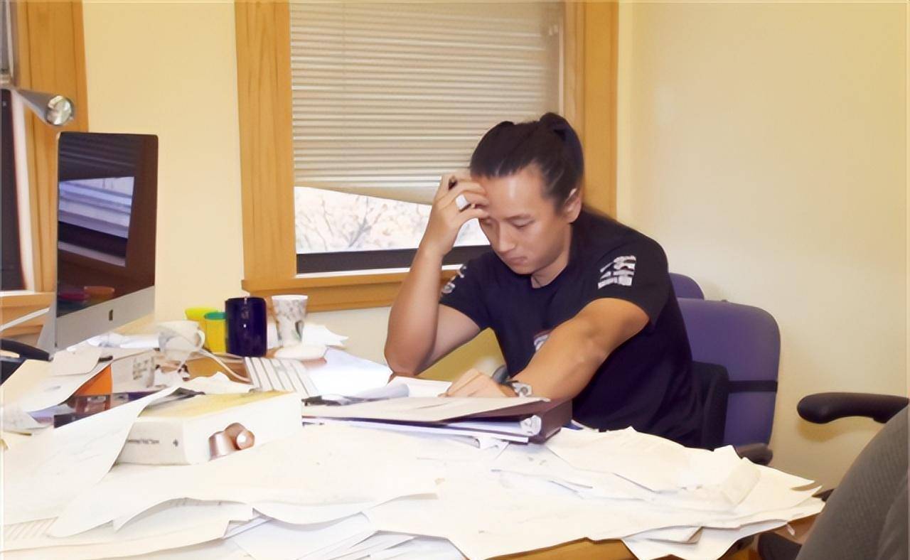 8岁自学微积分,31岁成哈佛最年轻华人教授,天才尹希