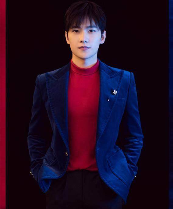 杨洋现身,真的好像陈学冬,有点分不清楚了!_感觉_发型_风格