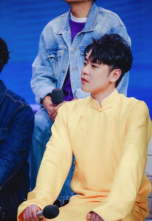 张云雷:从鬼门关回来说相声,恐怕没料到自己会折在粉丝这儿_郭德纲_带