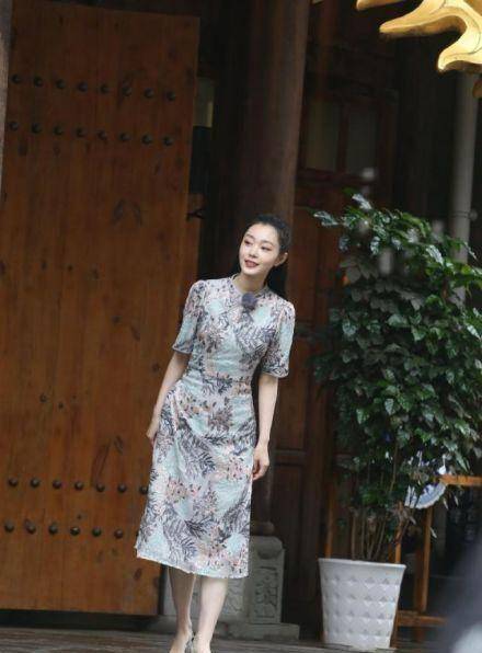 吴谨言面对"撞旗袍",小个子的气场却丝毫不输!_造型_宋轶_王子
