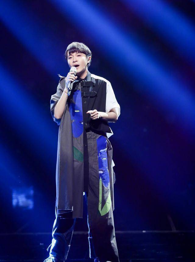 杨宗纬发文内涵吴青峰,随后秒删被网友炮轰,自己侵犯版权还作妖_首歌