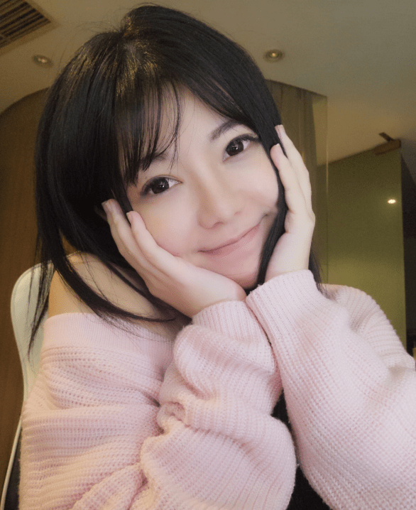 刘飞儿再次售卖10g"u盘",女粉丝难以接受,男粉直言更新_写真_照片