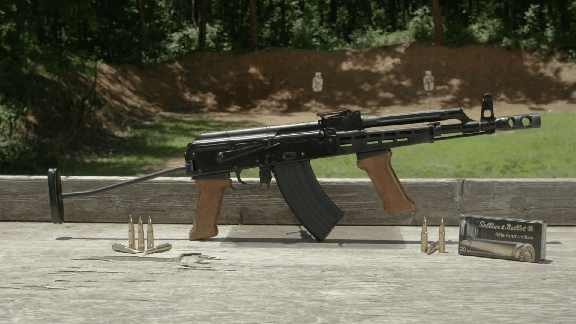 作为匈牙利军工的杰作 该突击步枪以其坚固性和可靠性而闻名