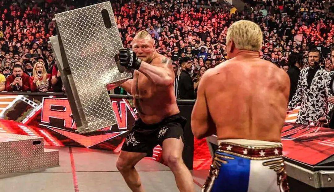 wwe创意的五个大胆预测:罗曼遭背叛传奇人物回归_比赛_布洛克莱斯纳