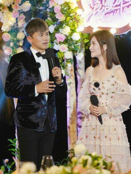 张杰发长文还原真相力挺谢娜,何炅:有个女孩在边化妆边抹眼泪!