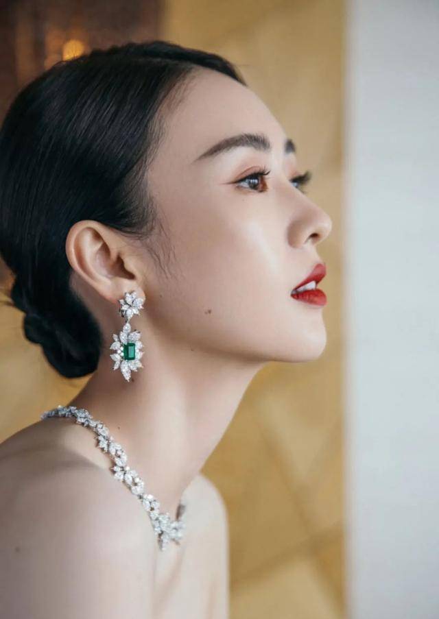 吴宣仪已经开始更换自己的造型团队,公司给她找了业内顶尖人士!