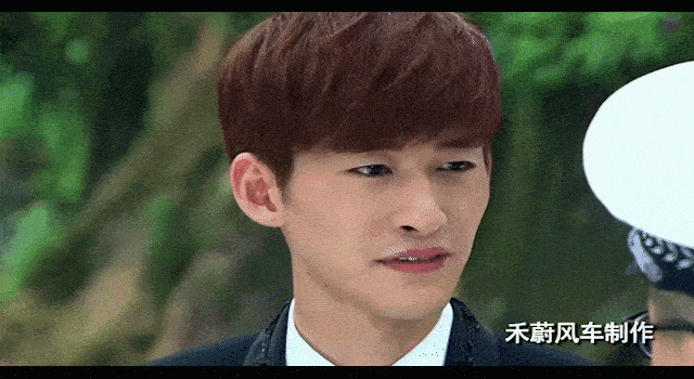 张翰的搞笑功力,也是从跑龙套并当别人背景板开始_电影_电视剧_帅哥