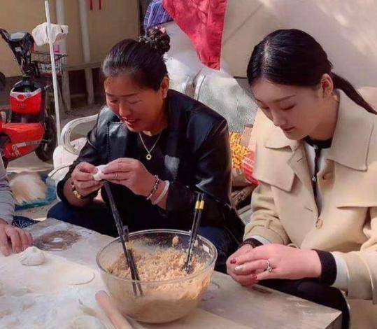 朱之文媳妇过生日,暗示想早点抱孙子,无奈儿子未到法定结婚年龄