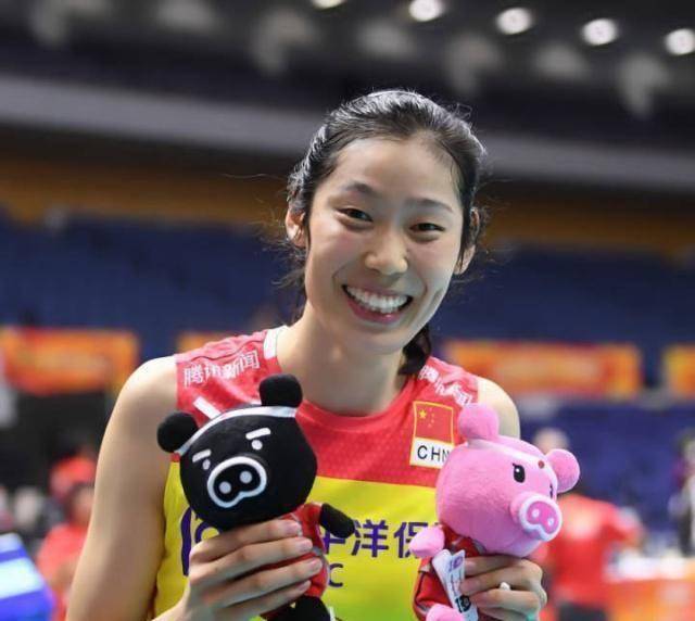 再获肯定,朱婷两度入围巴西女排名将评选的世界最佳阵容_加比_加雷