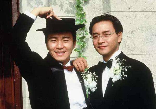 张国荣跟谁合影都风度翩翩,唯独遇到她时,笑得像个孩子一样!