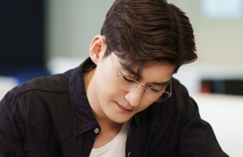 朱亚文新剧仅播2集,卫视收视率破1!