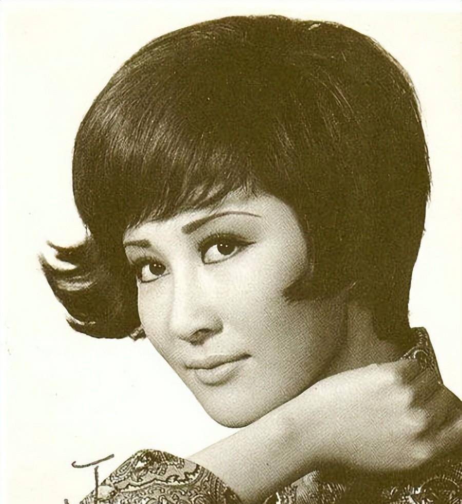 惨死在绯闻艳星床上,49年后,权威医生给出李小龙死因最新说法_丁佩_邹