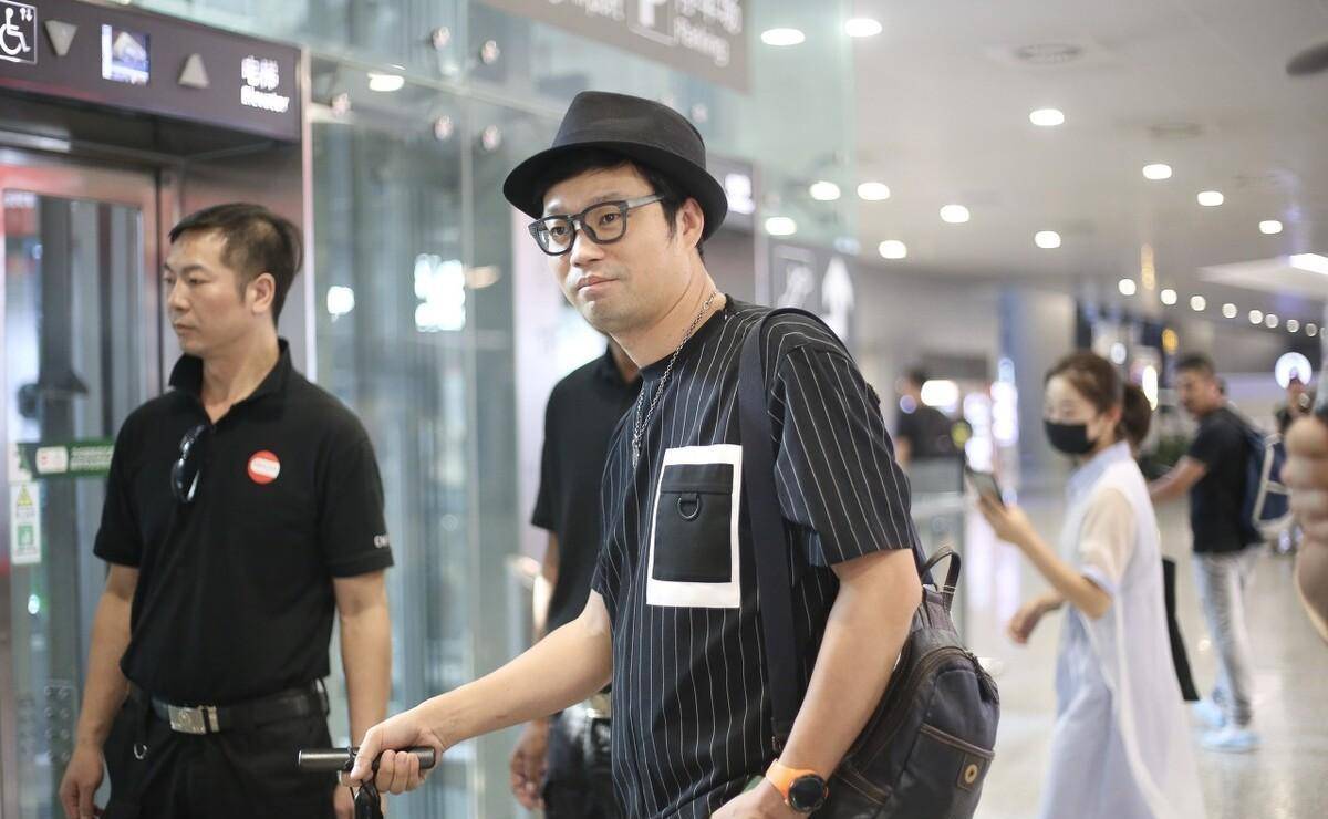 老实人王迅:抛弃糟糠之妻魏臻,娶小18岁娇妻,他现状如何_王依梓_事业