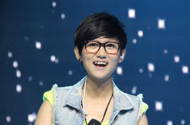 《快女》冠军段林希近况,没钱给爸爸买手机,如今已落魄成路人_北京