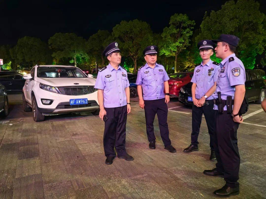 湘阴公安开展夏夜治安巡查宣防第一次集中统一行动_娱乐_检查_场所