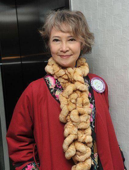 "苗翠花"耳朵失聪却坚持做公益20年,如今眼睛又出问题!