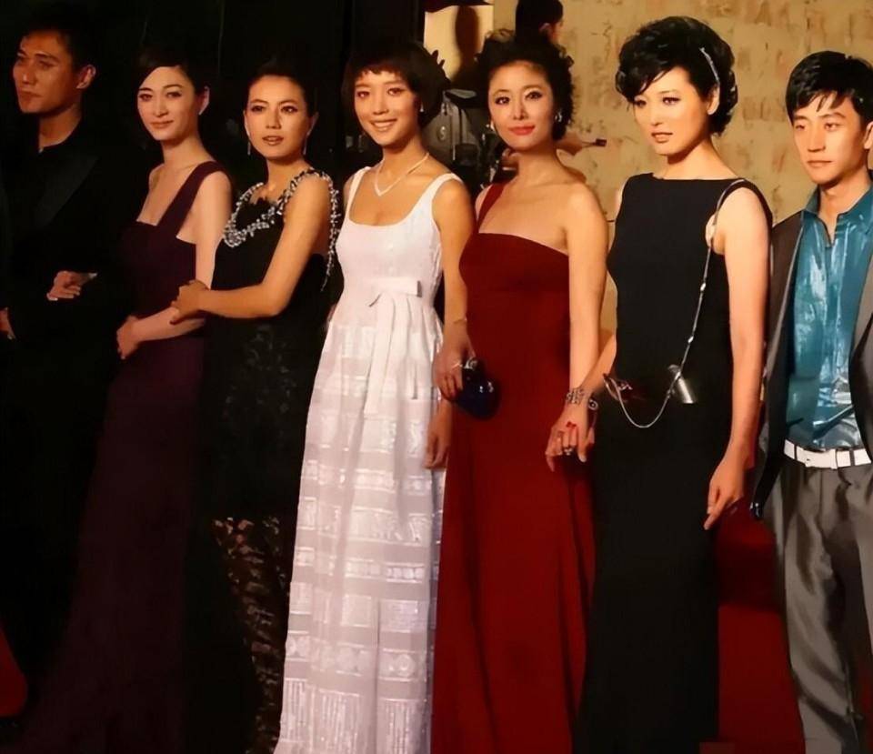 当同龄的李小冉和林心如相互碰撞时,终于看到了低俗与低俗的差距