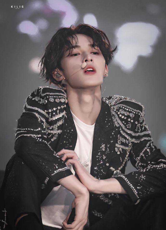 团体解散,用"离不开"画上句点,九人交一份个人成绩单_黄明昊_蔡徐坤