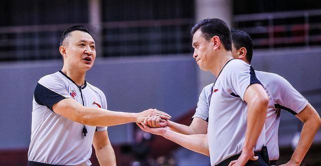 杜锋愁亚预赛,于德豪重生,吴前伤势无碍,裁判出通病_比赛_新疆_1