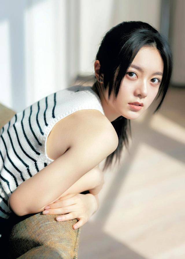 "00后小花旦"赵今麦的穿搭不容小觑,小小年纪实力颜值兼具!