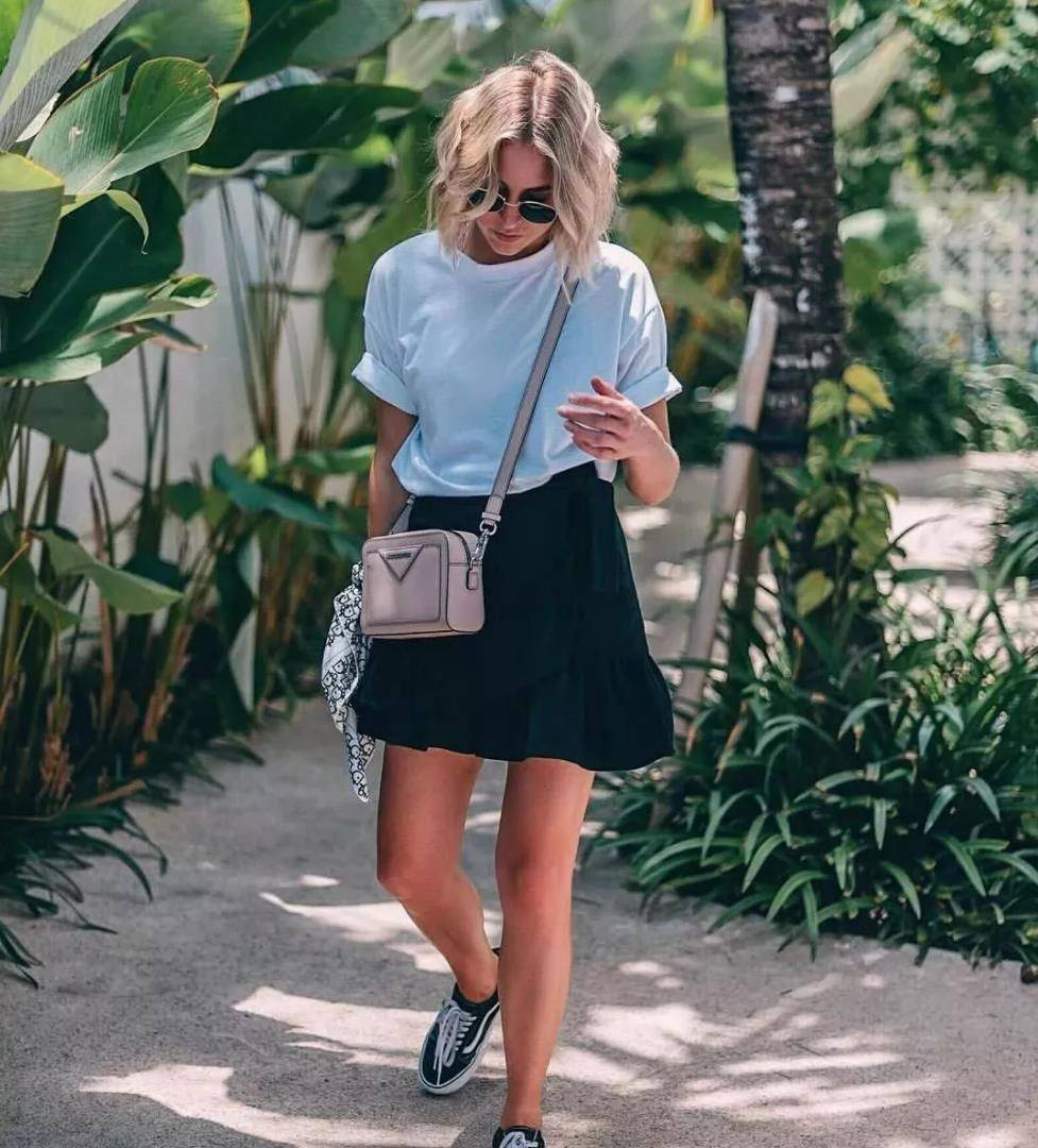 夏天怎么穿t恤?5种搭配创意,实用又时尚!_裙子_整体_袖子