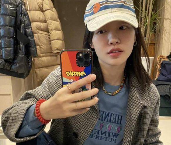 白百何晒与元宝合影,儿子身高快超越妈妈,父亲始终未现身!