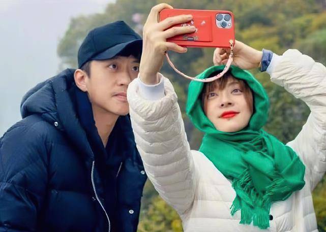 李云迪晒和邓超一家合照,等等才十岁就成颜值天花板:多等你十年_孙俪