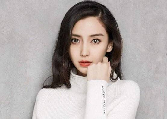 从十八线美模到娱乐圈顶流明星,杨颖的上位之路并不简单,你怎么看?