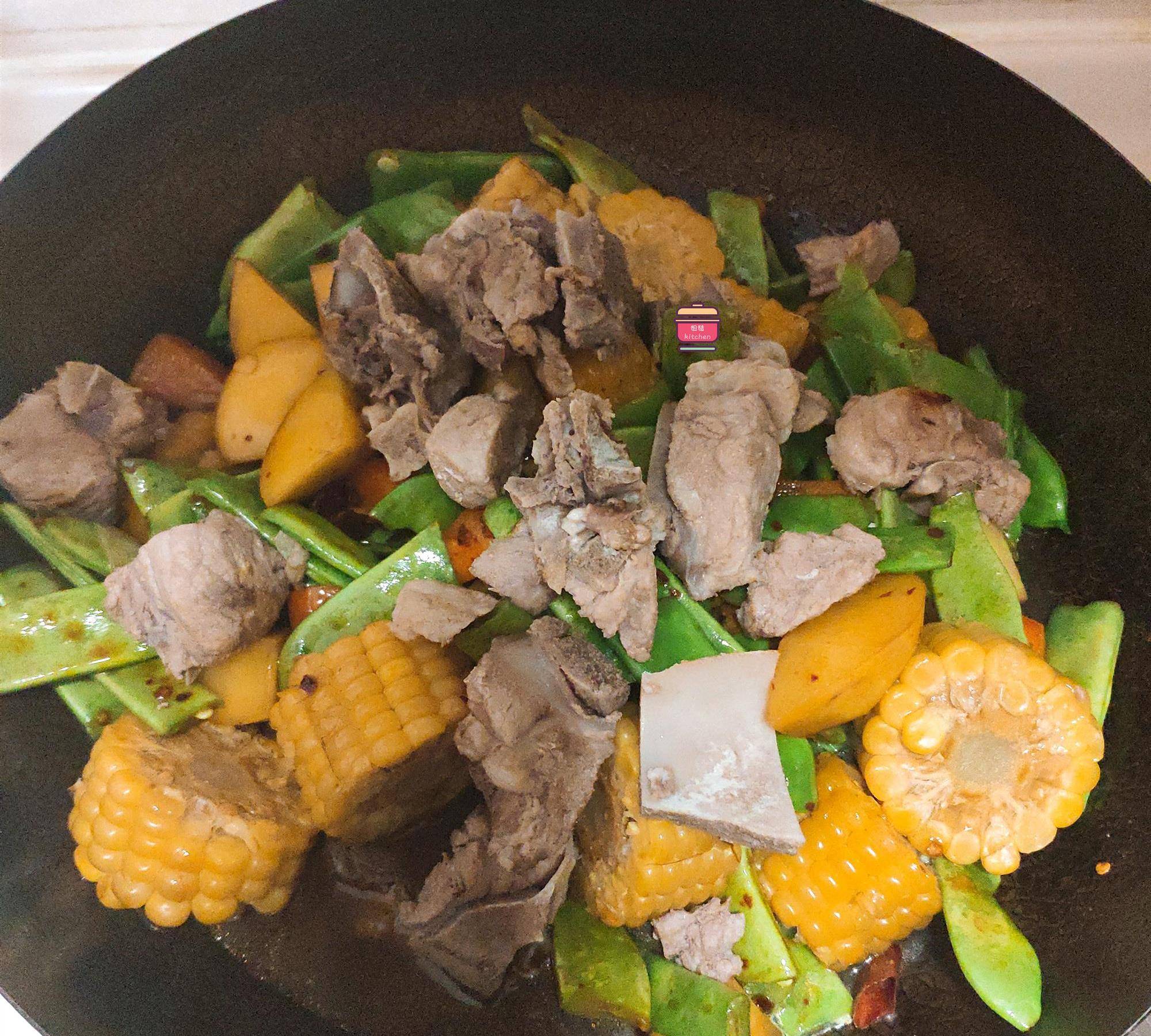 最不正宗的东北乱炖,只吃了一口就后悔了!_王涛_排骨_食材