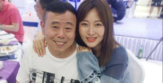 蔡明:担心儿子错过适婚年龄,儿子让她骄傲,也成了她的心病_丁秋星