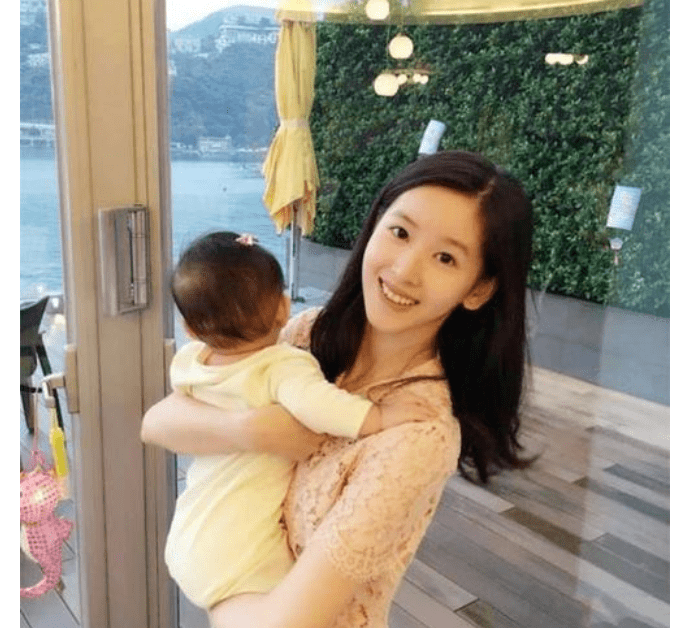 说到这里,虽然章泽天多年来一直很受欢迎,但他现在才27岁.