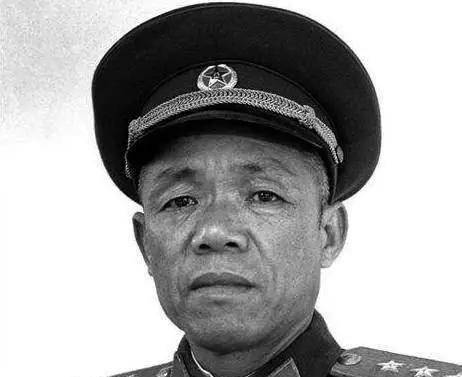 想必大家都知道,解放海南岛的总指挥官邓华,把解放海南岛的总攻时间