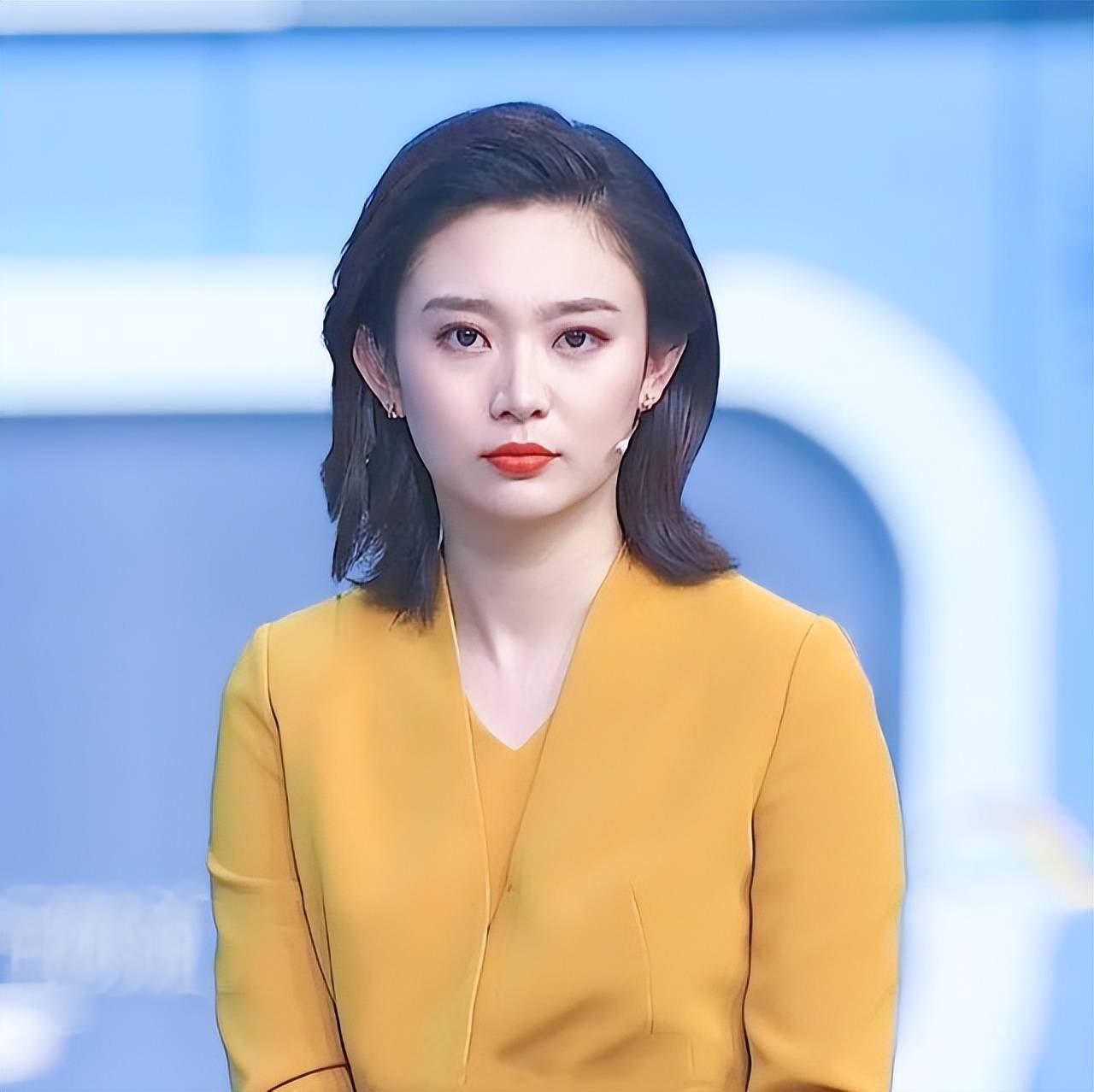 李七月:从哈尔滨走出的央视美女主持人,男友在雾中迷路了_观众_节目