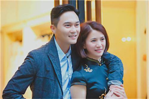 袁咏仪生日晒与应采儿合照,亲密拥抱复制张智霖陈小春_哥哥_网友_姐姐