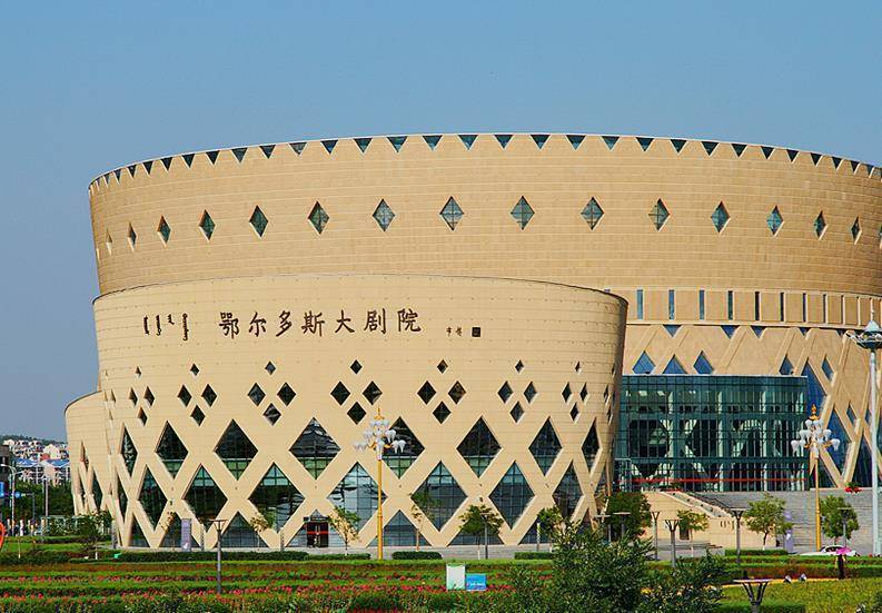 内蒙有座"不起眼"的养老城市,内含30多个主题公园,物价还低_鄂尔多斯