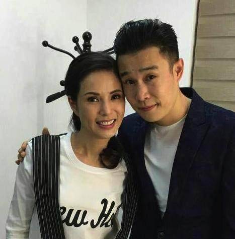 李若彤近照,曾因失恋丧父患情绪病险轻生,感激周润发当头棒喝_爸爸_小