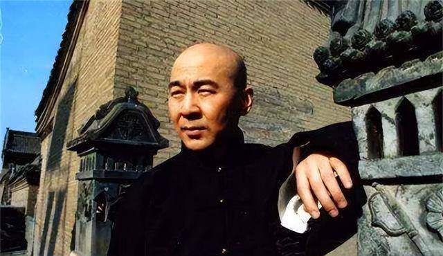 2019年乔家大院摘牌：一夜之间，1050平店面被腾退，服务员大换血