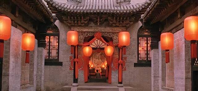 2019年乔家大院摘牌：一夜之间，1050平店面被腾退，服务员大换血