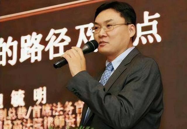 女儿三年,揭开这位总裁父亲的"画皮",令人唾弃_鲍毓明_李星星_工作