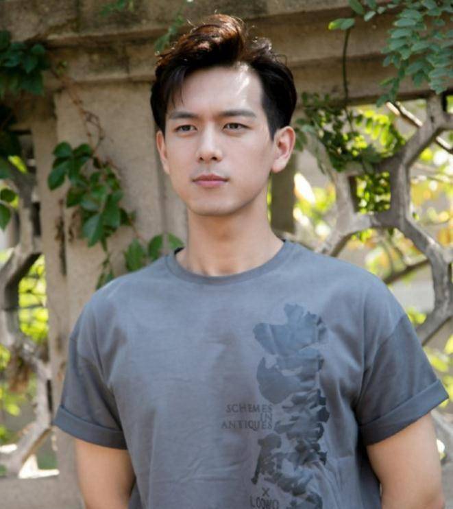 李现晒照自曝近况,再度露面变化有点大,可好心情却全写在了脸上_照片