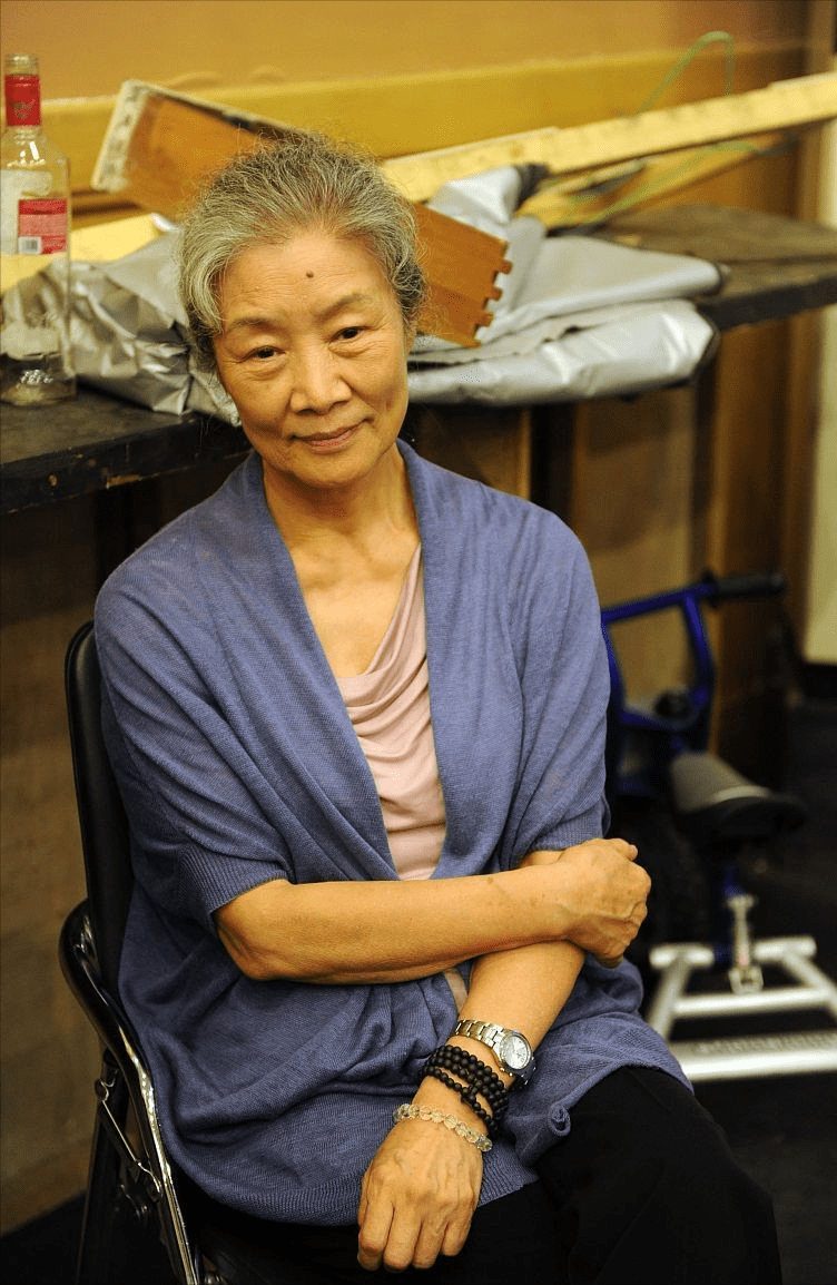 吴桂苓病逝7年了,遗孀吕中的坚持令人泪目_表演_角色_舞台