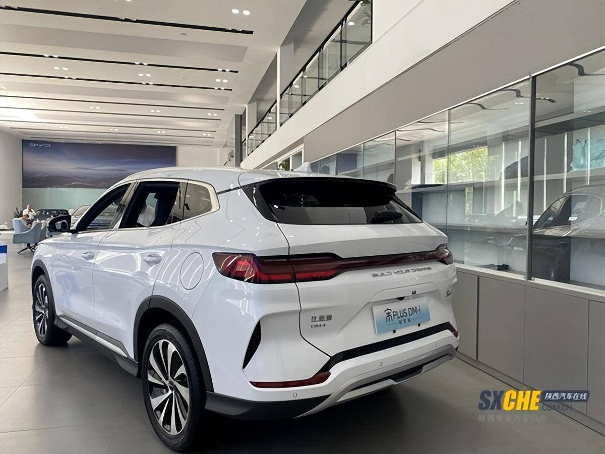 作为新能源汽车领导者,超50万车主的持续验证和反馈,宋plus冠军版此次