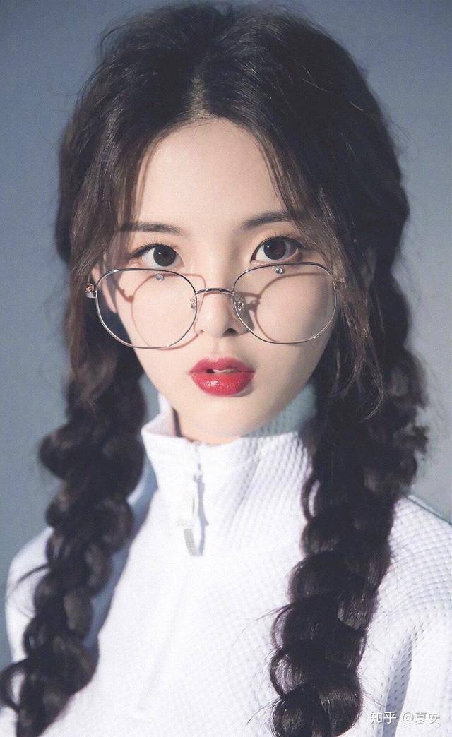 杨超越代言芙丽芳丝,她这发光的美貌真实吗?_图片_西出_火箭少女