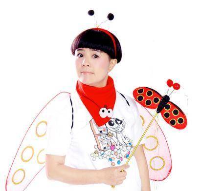 金龟子女儿"张开式"变美,褪去假小子形象,长发长腿变女神_刘纯_照片