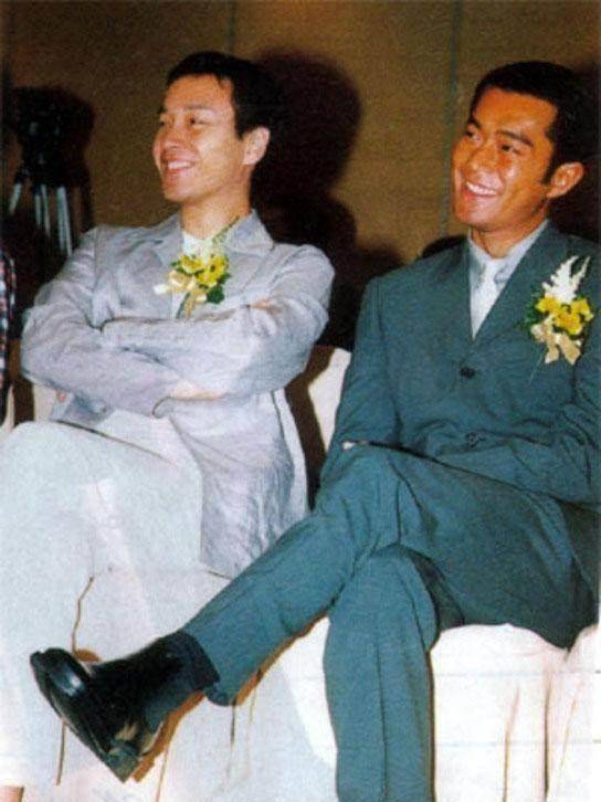 他说电影方面是古天乐,而唱歌方面是古巨基,也因为哥哥张国荣的这句话