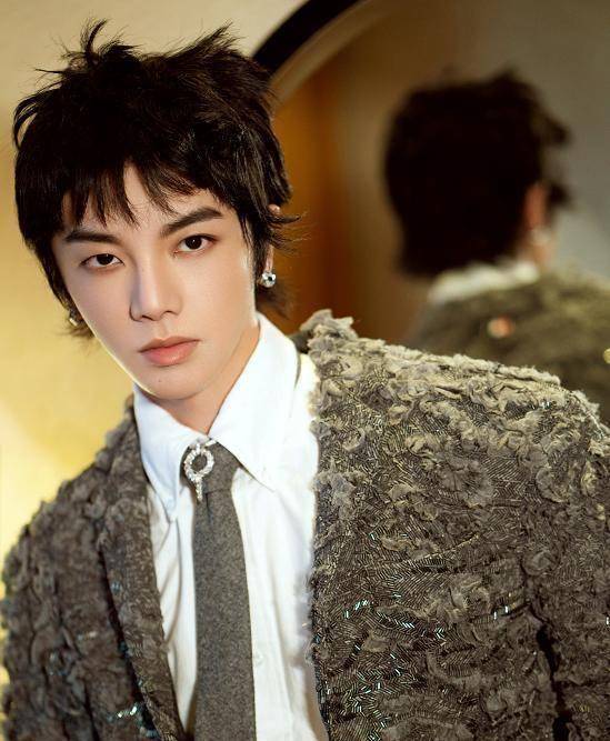 马可隐婚,华晨宇承认有孩子,娱乐圈还有多少人有待被承认?