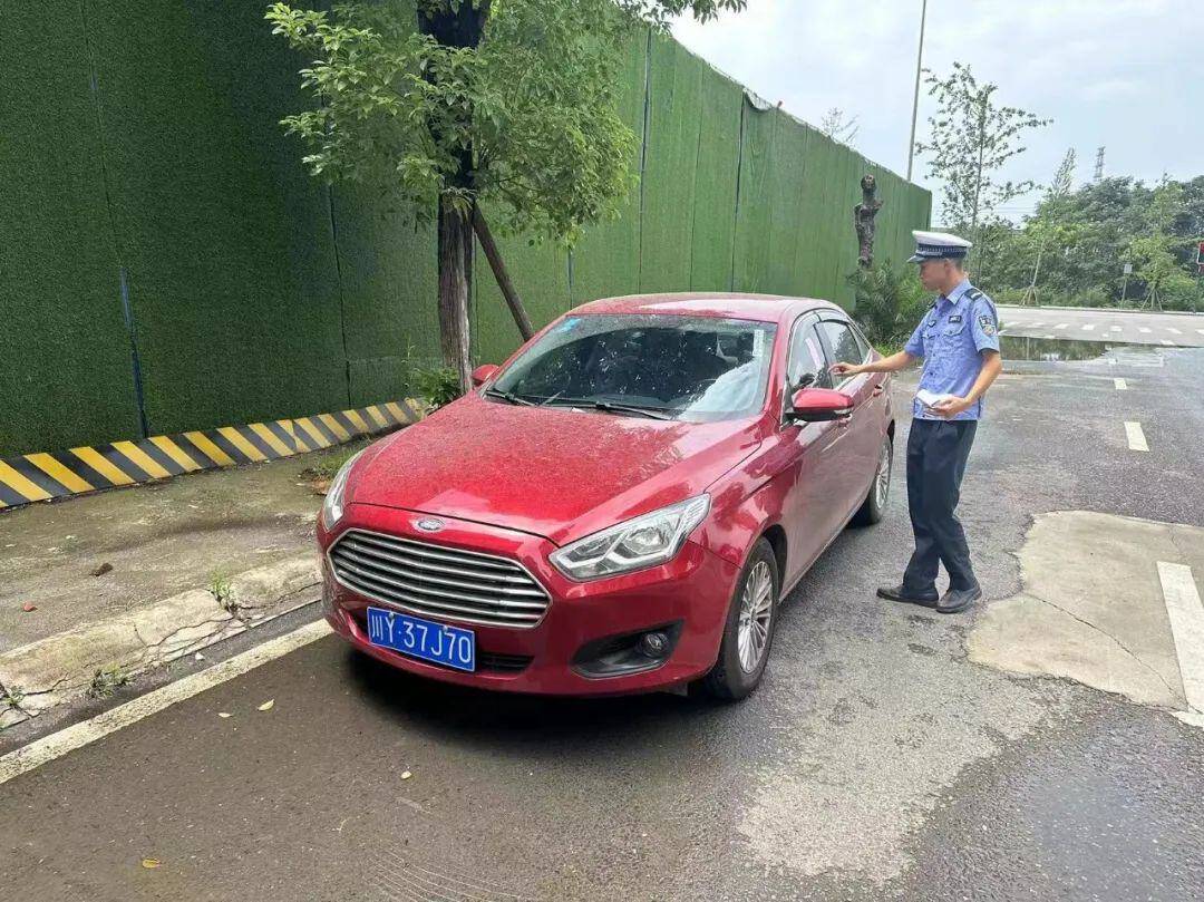 龙泉驿区这些"豪车"被曝光了_违法_地点_车辆