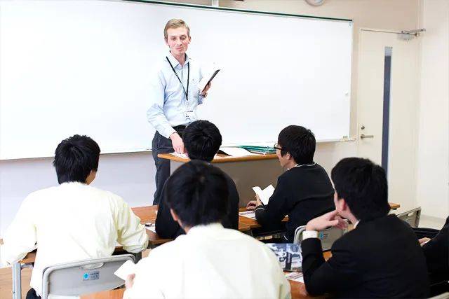日本高中入学考试考几科？考什么？