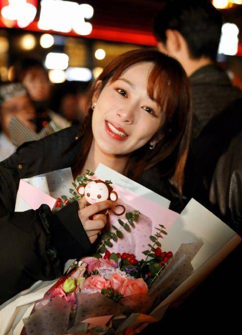 在这里,也是小小的提醒一下杨紫,别忘了自己也是单身这件事情